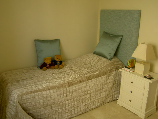 twin room with pull out 2nd bed